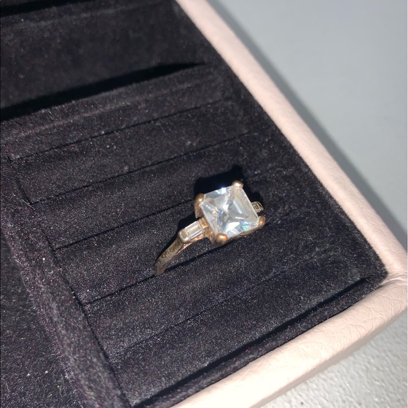 {Ring} - Picture 3 of 3